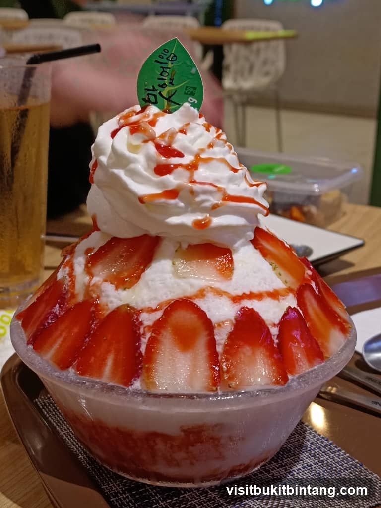 Strawberry Bingsu