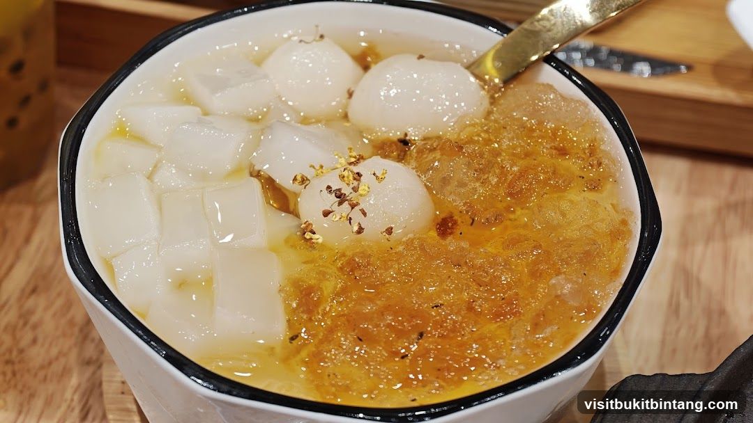 Dessert with Lychees and Cubes