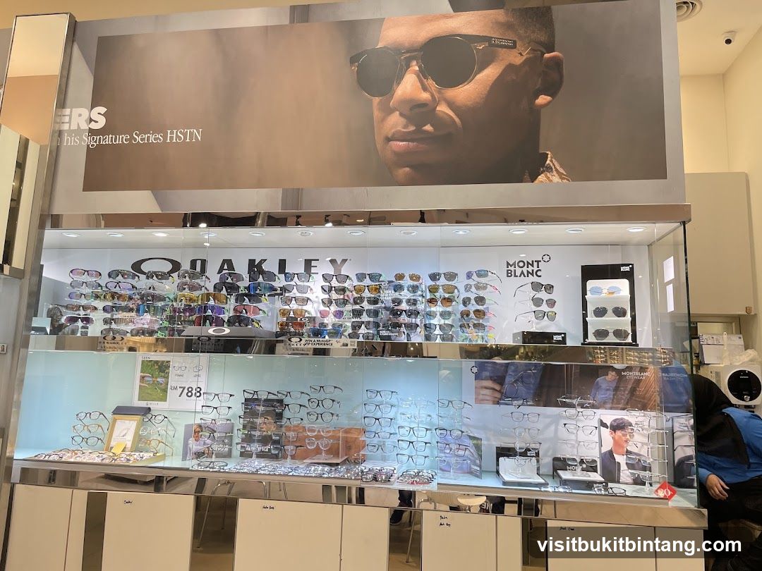 Eyewear Store Display