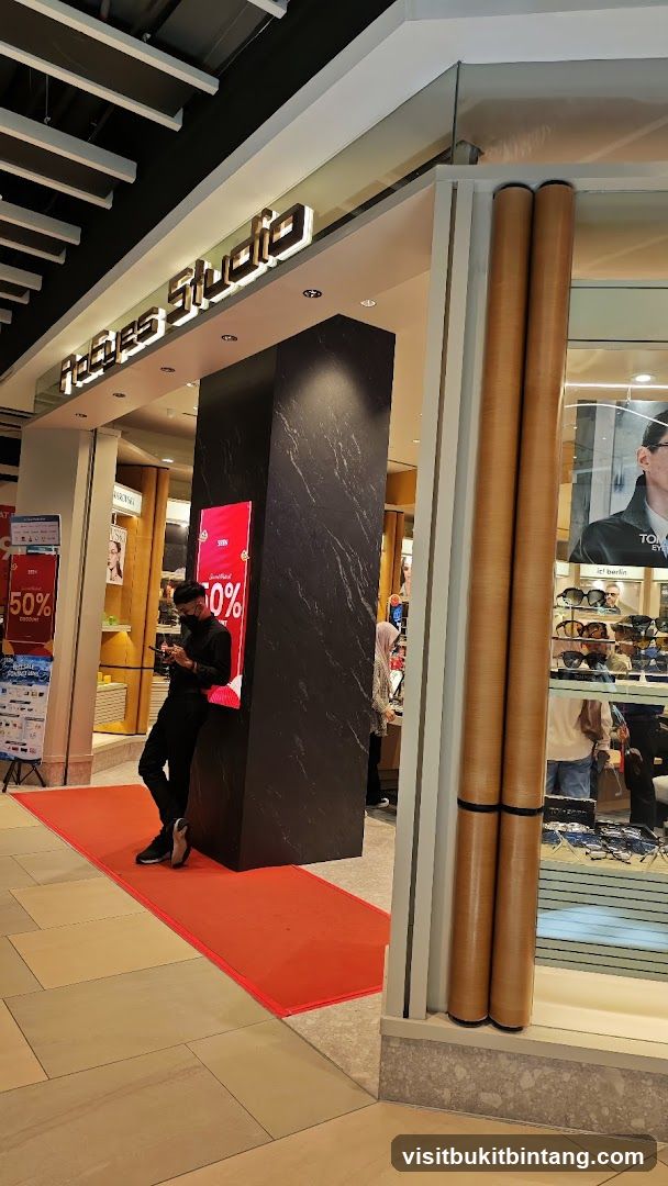 ProEyes Studio Setia City Mall
