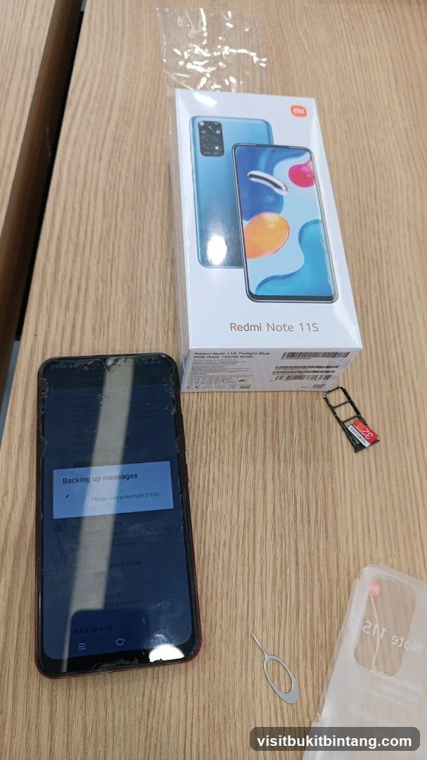 Redmi Note 11S Box and Phone