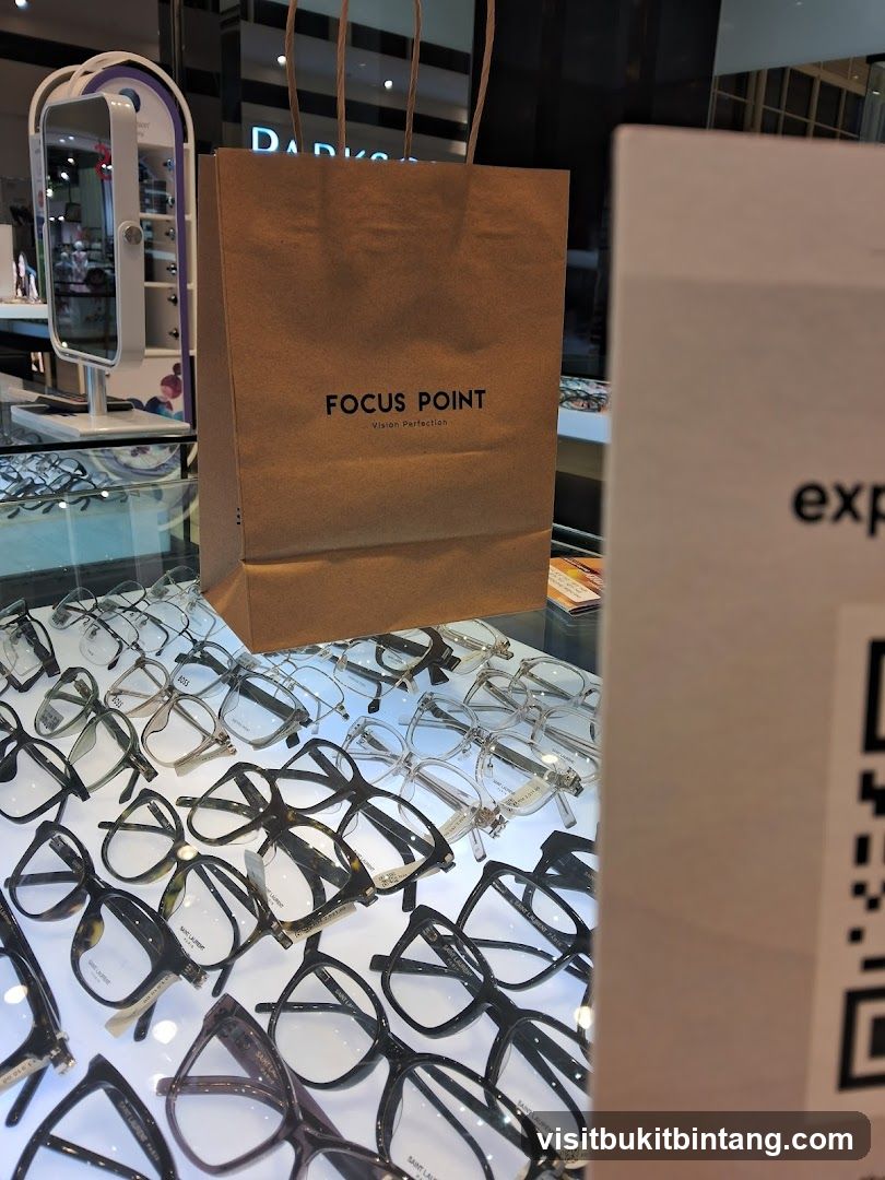 Eyeglasses Display