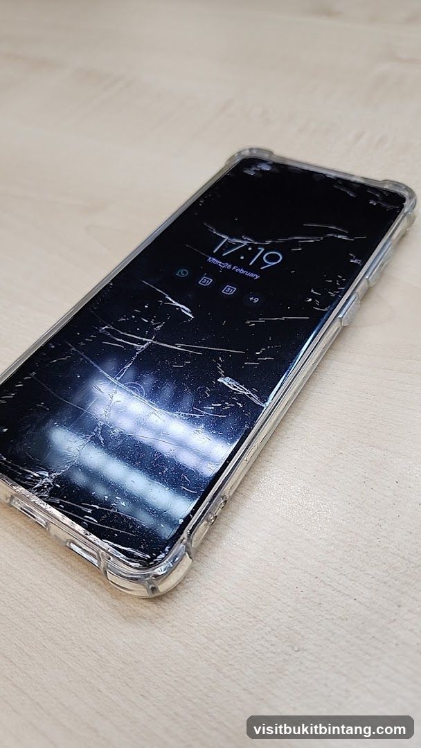 Cracked Smartphone Screen