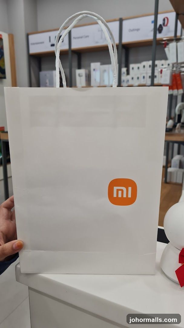 White Shopping Bag with Mi Logo