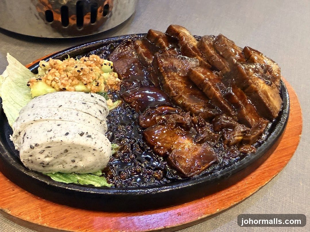 Sizzling Pork Belly with Steamed Buns