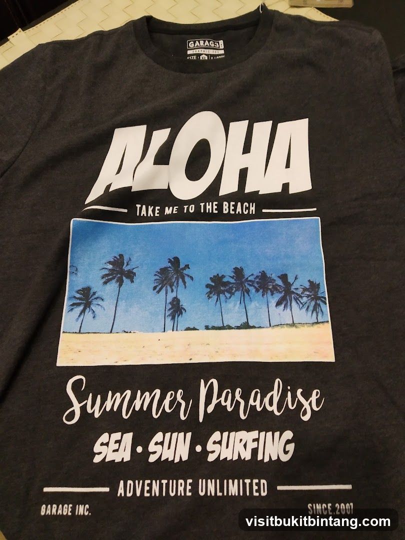 T-shirt with Aloha graphic