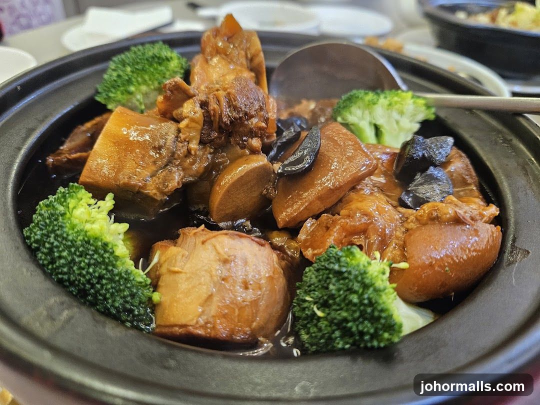 Braised Pork Belly with Broccoli