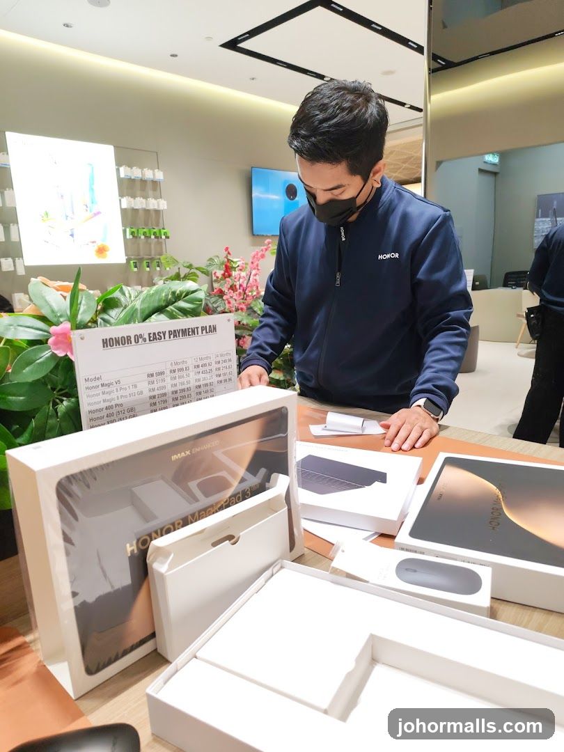 Honor Experience Store@Mid Valley Southkey 荣耀