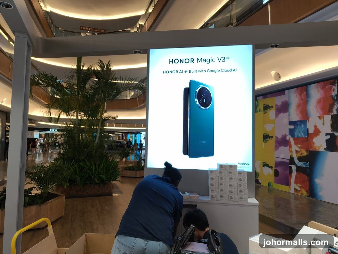 HONOR Magic V3 Advertisement