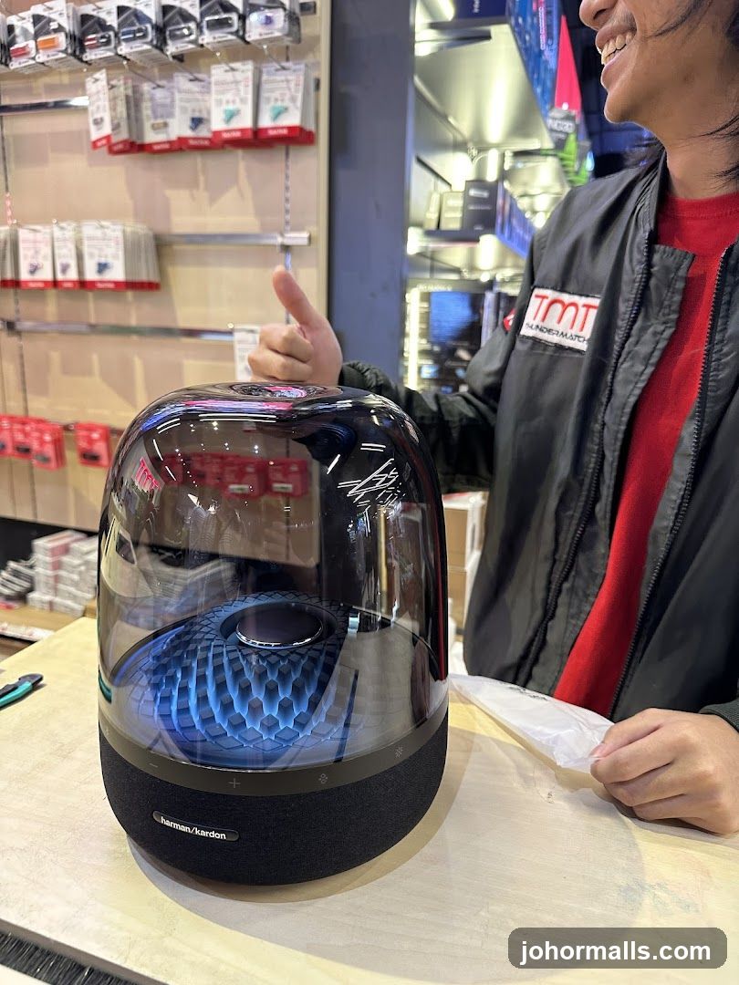 Harman Kardon Speaker Display
