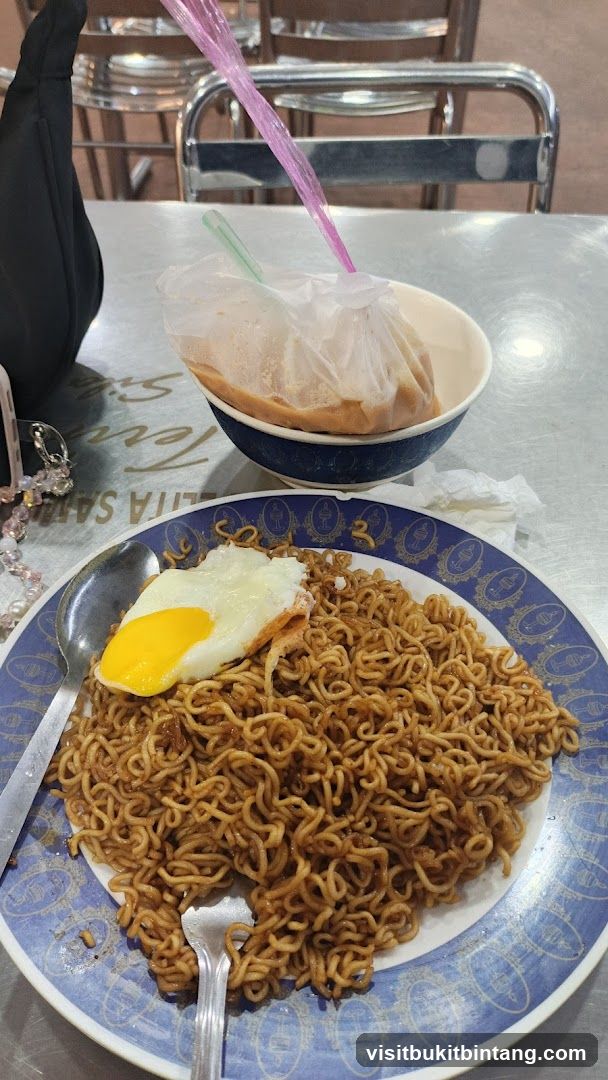 Noodles with Fried Egg