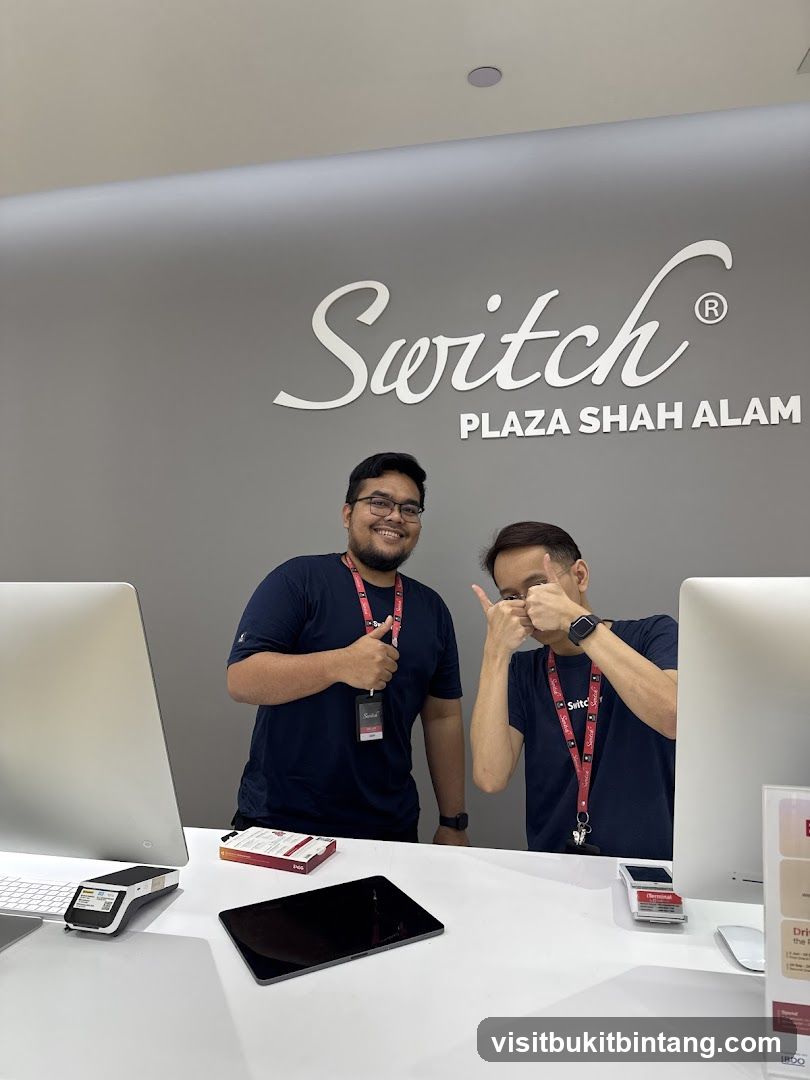 Two employees at a counter