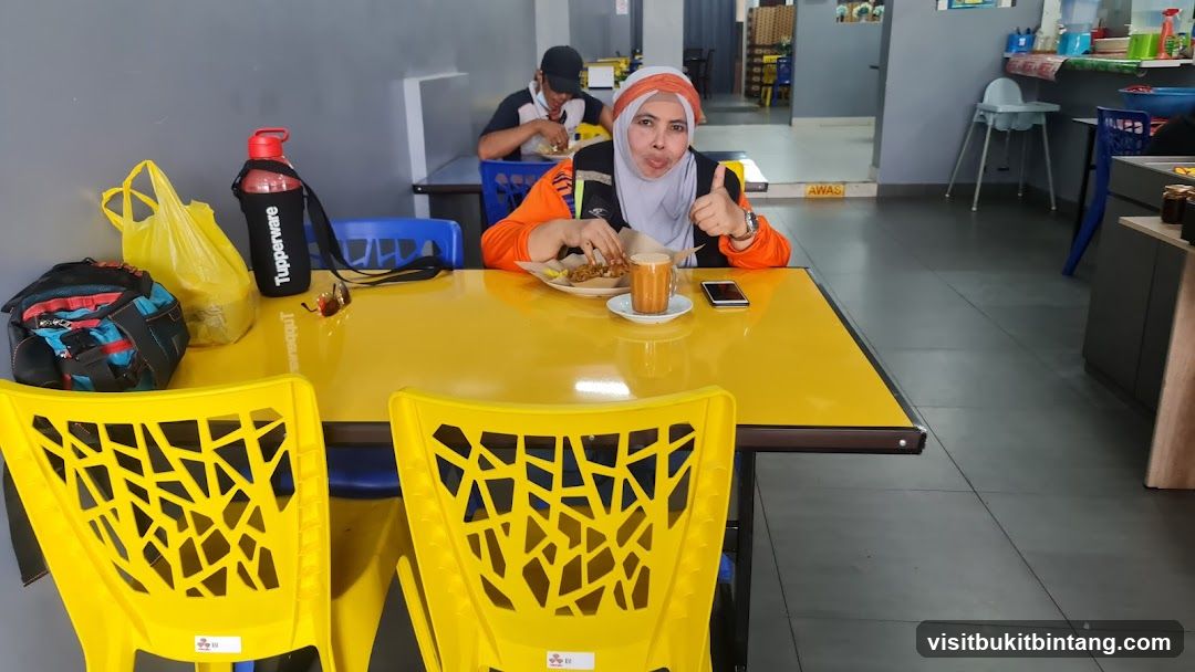 People eating at a restaurant