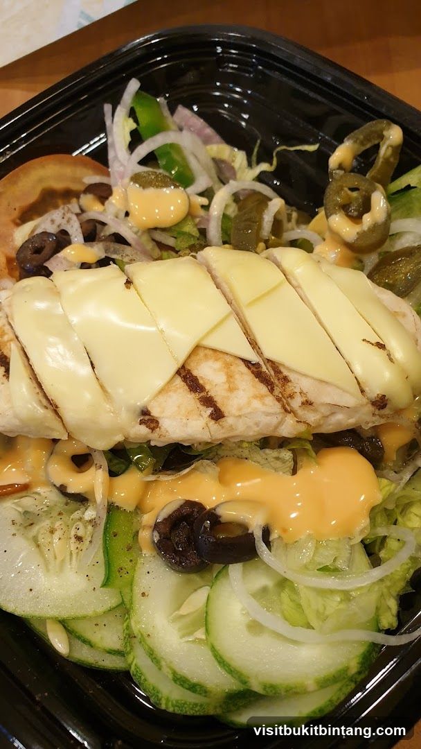Chicken Salad with Cheese and Vegetables