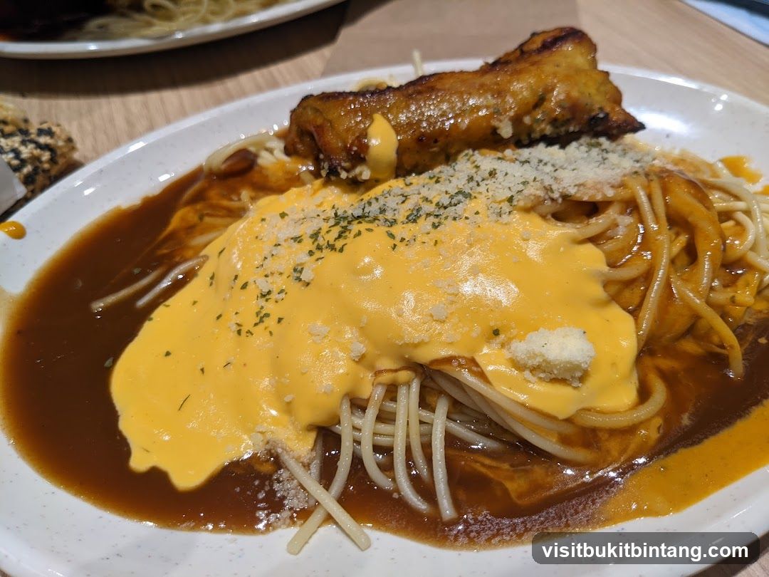 Spaghetti with Chicken and Cheese