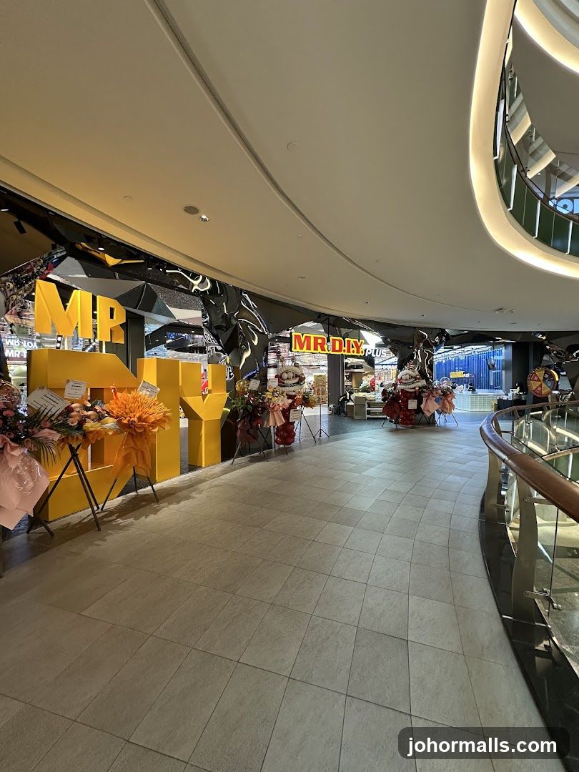 MR. DIY Plus Storefront