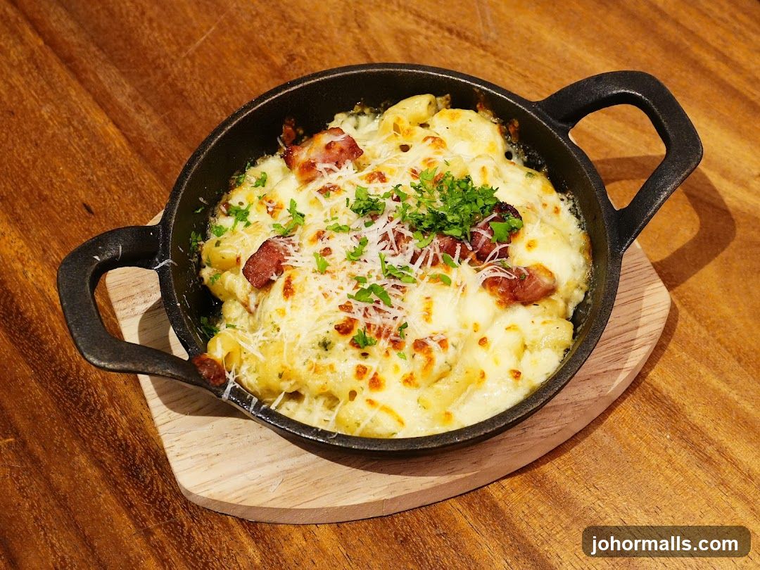 Macaroni and Cheese with Bacon