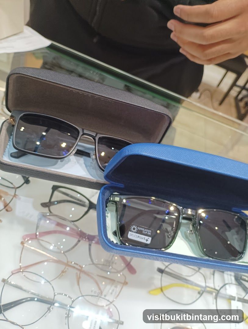 Eyeglasses and Sunglasses Display