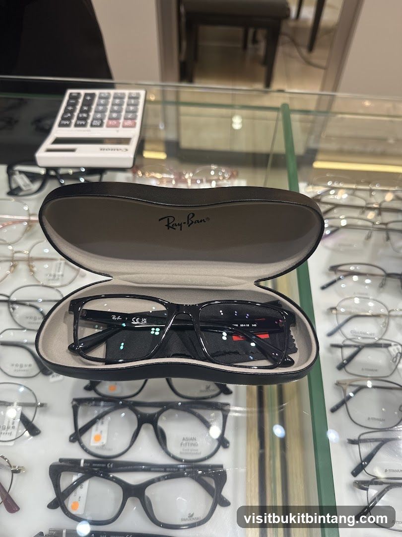 Eyeglasses Display