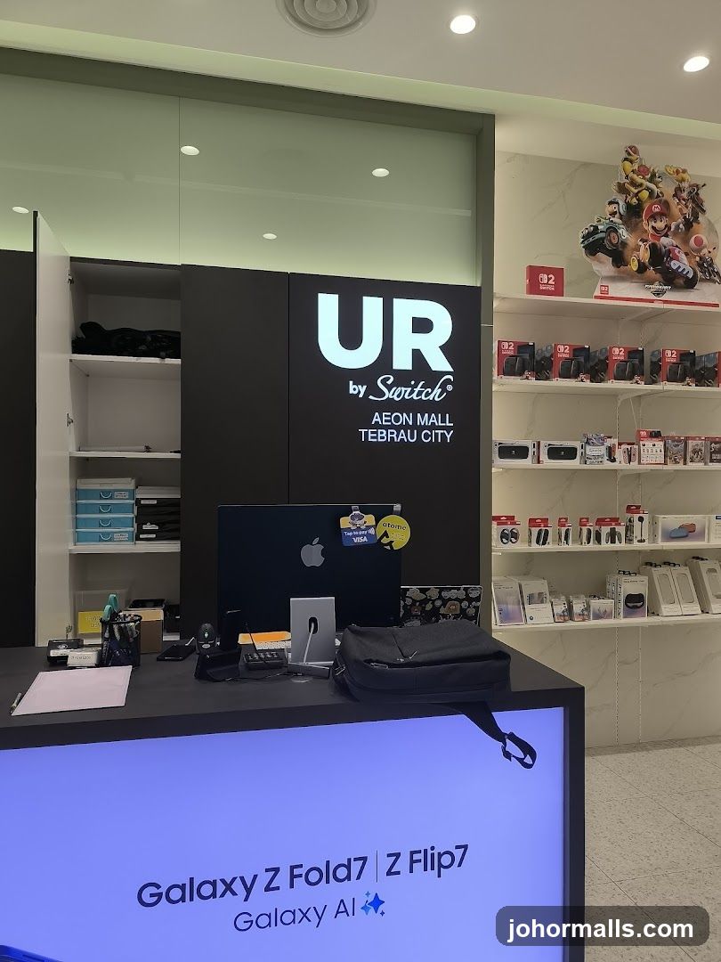 UR by Switch Store
