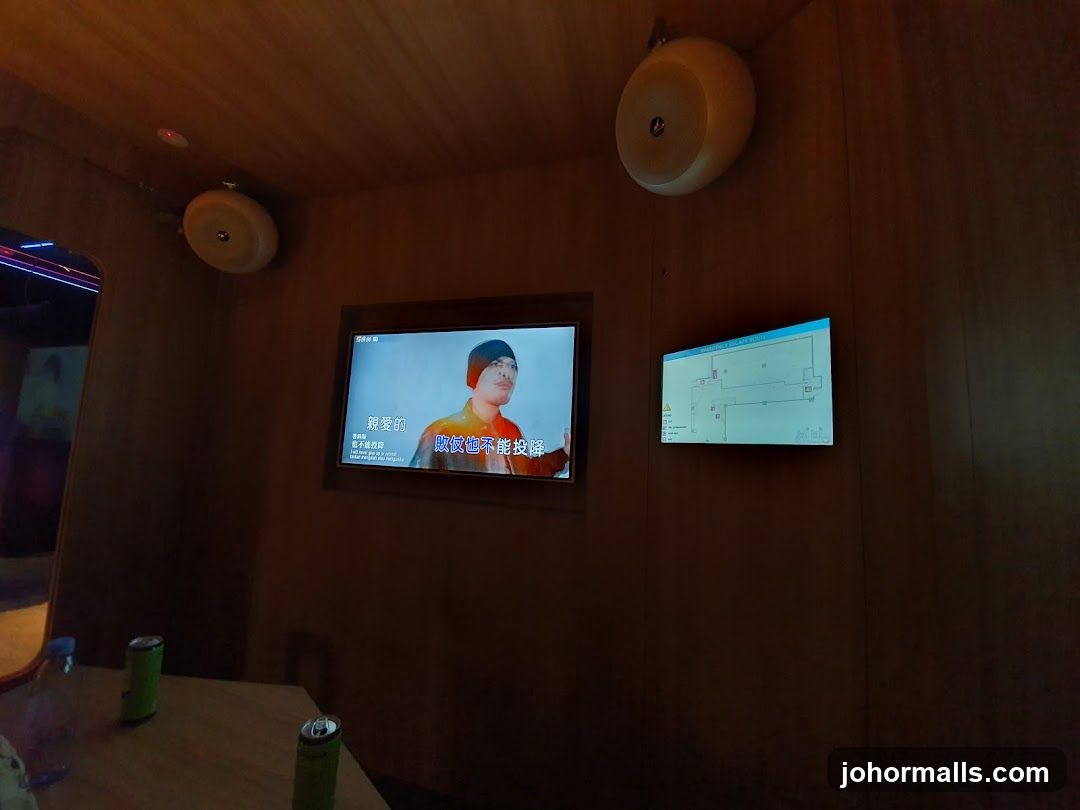 Mini Studio Karaoke @ Toppen Shopping Centre (Johor Bahru) - #1 Self-Check-In Karaoke Studio