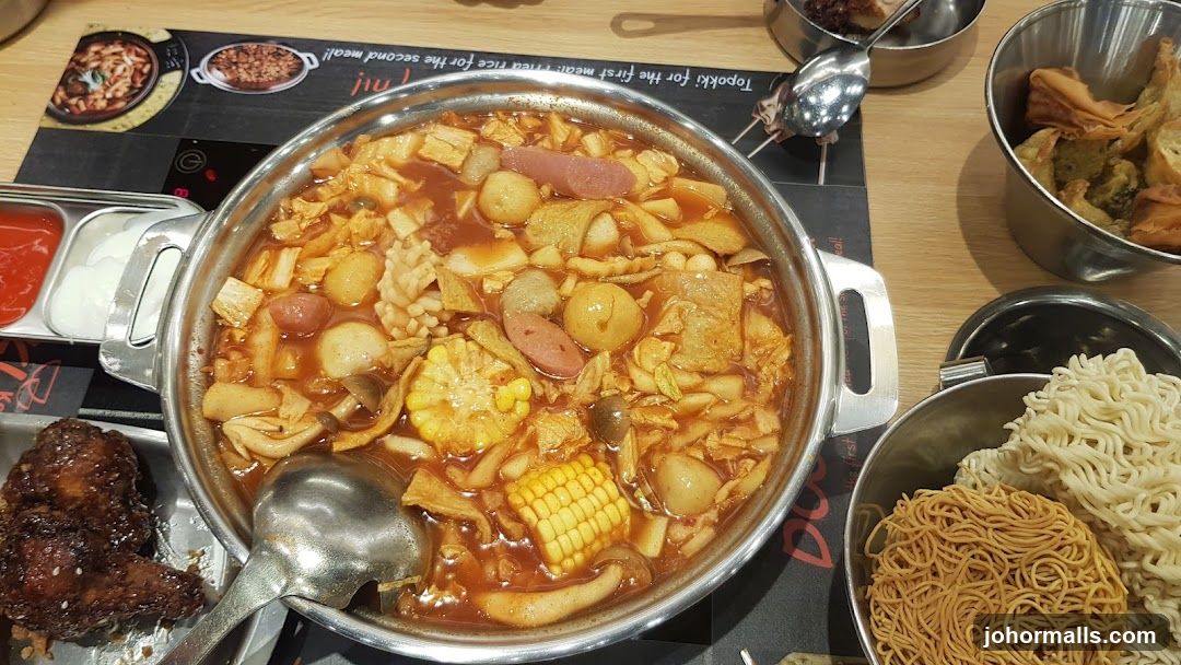 Korean Stew with Noodles and Fried Chicken