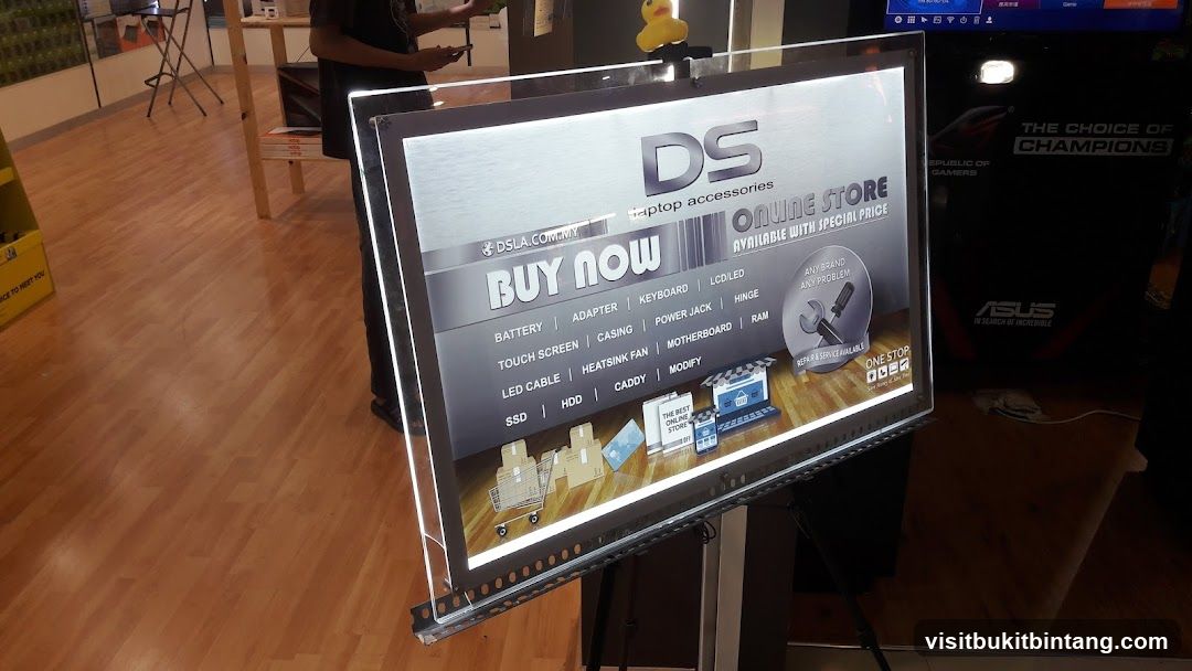 DS Laptop Accessories Advertisement