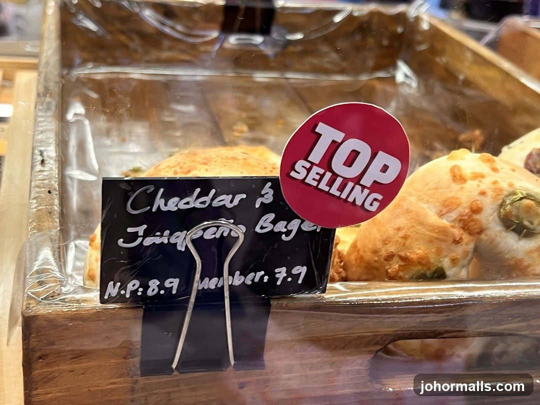 Cheddar & Jalapeno Bagel