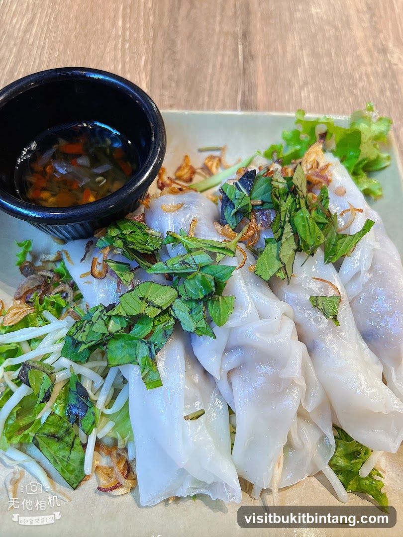 Steamed Rice Rolls with Dipping Sauce