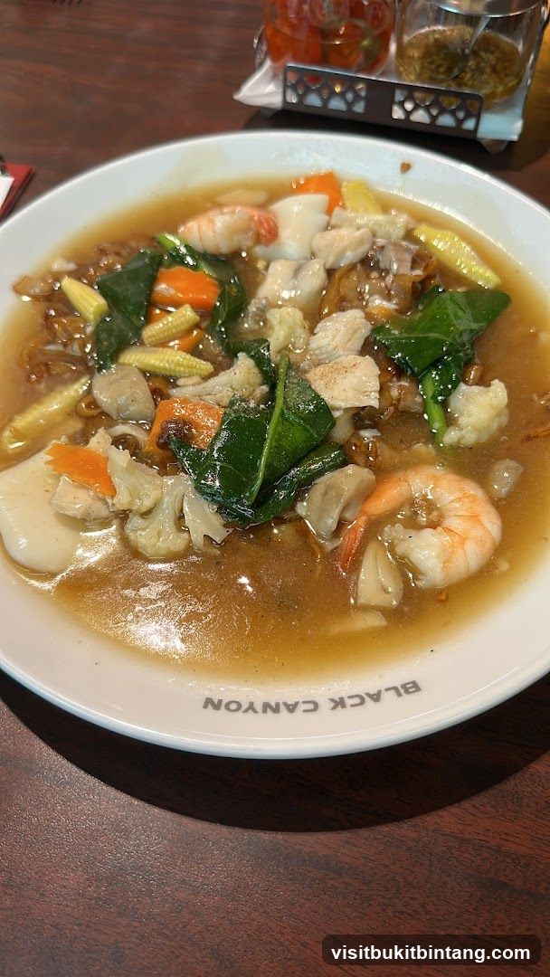 Noodle Dish with Seafood and Vegetables