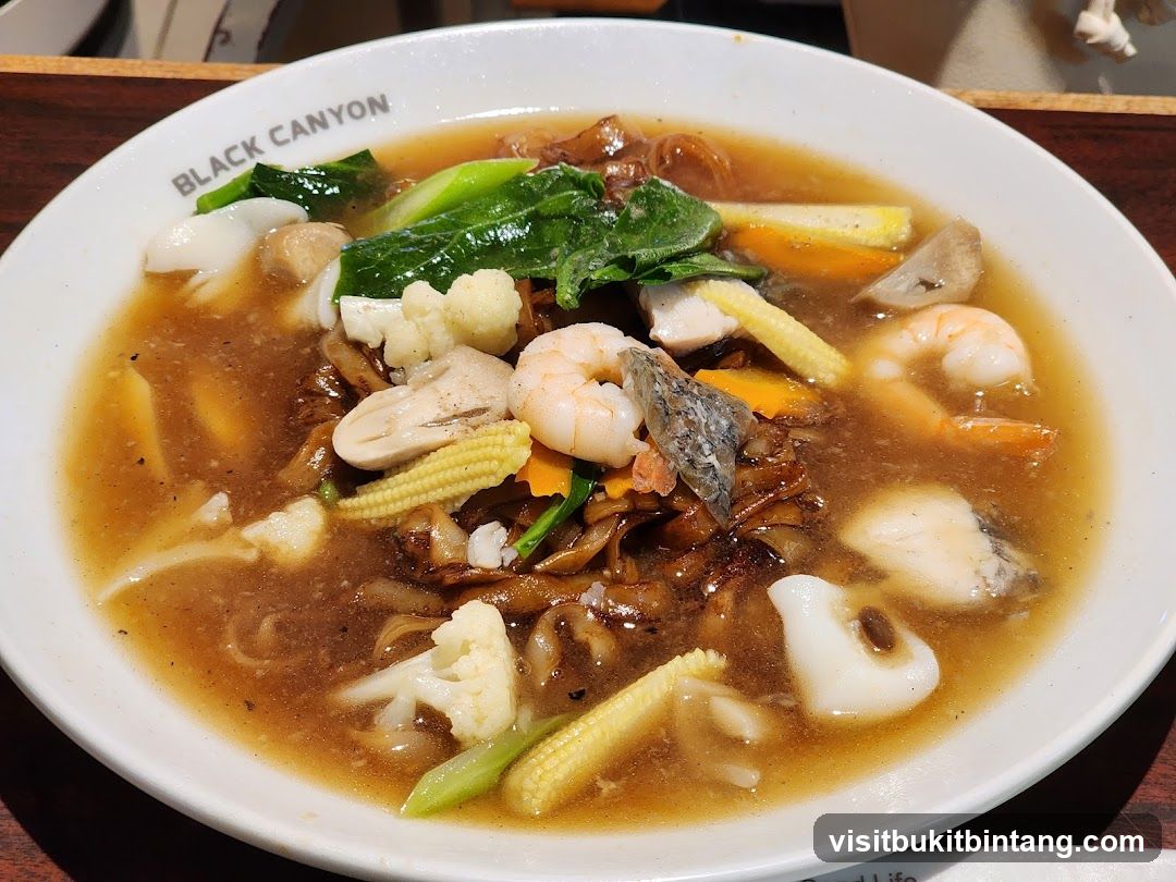 Noodles with Seafood and Vegetables