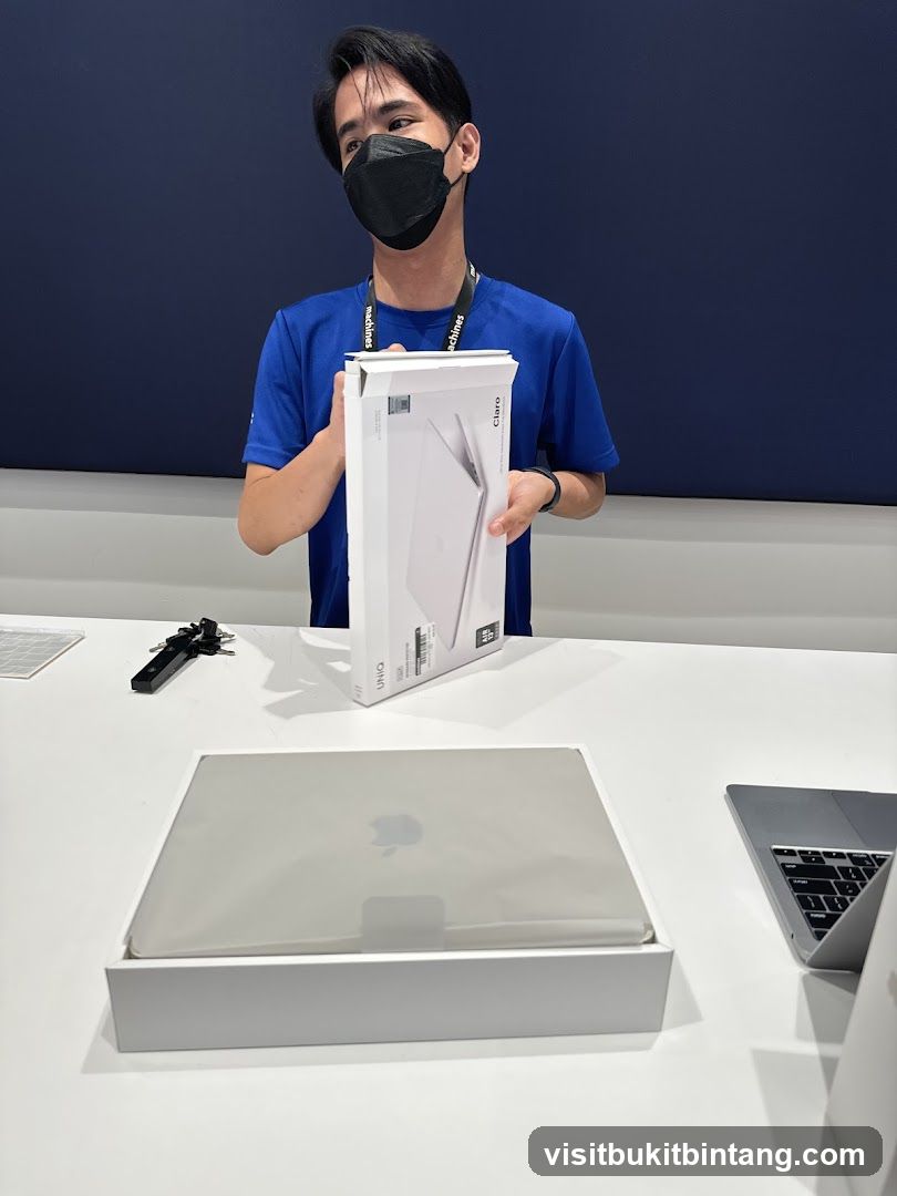 Salesperson with Laptop Packaging