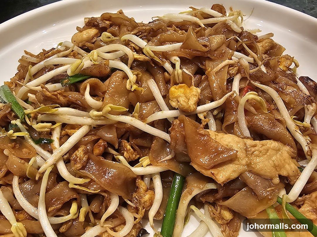 Stir-fried Noodles with Bean Sprouts