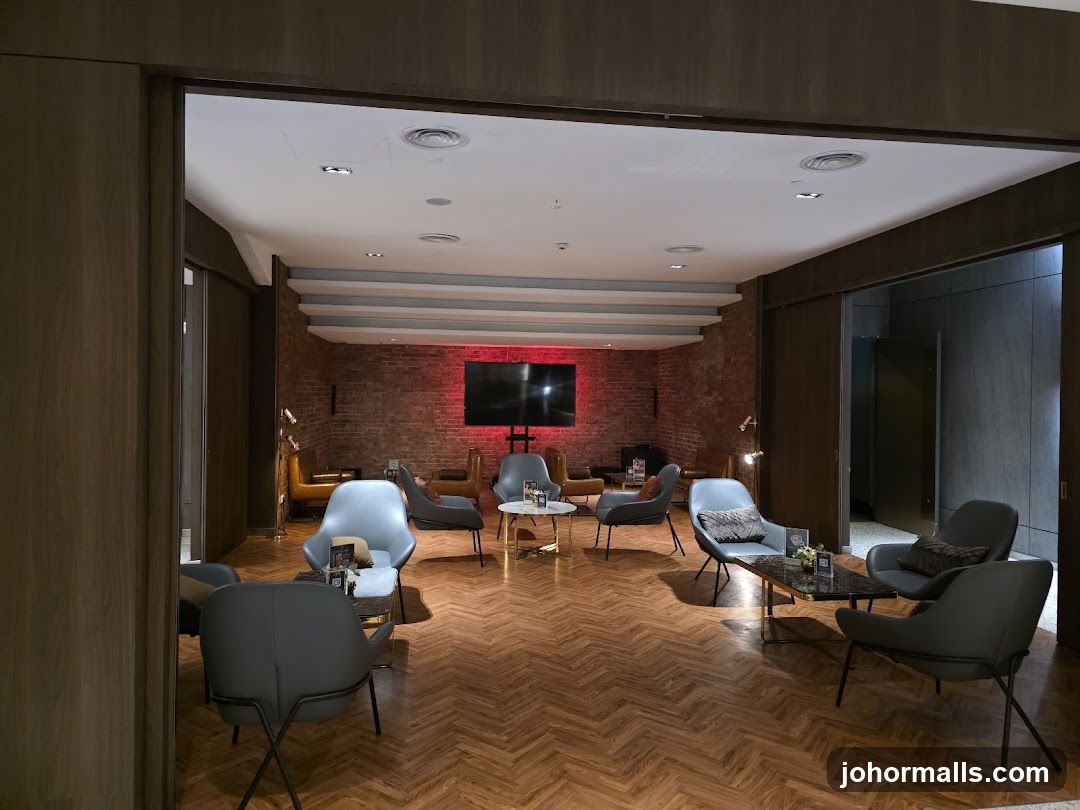 Lounge Area with Modern Seating