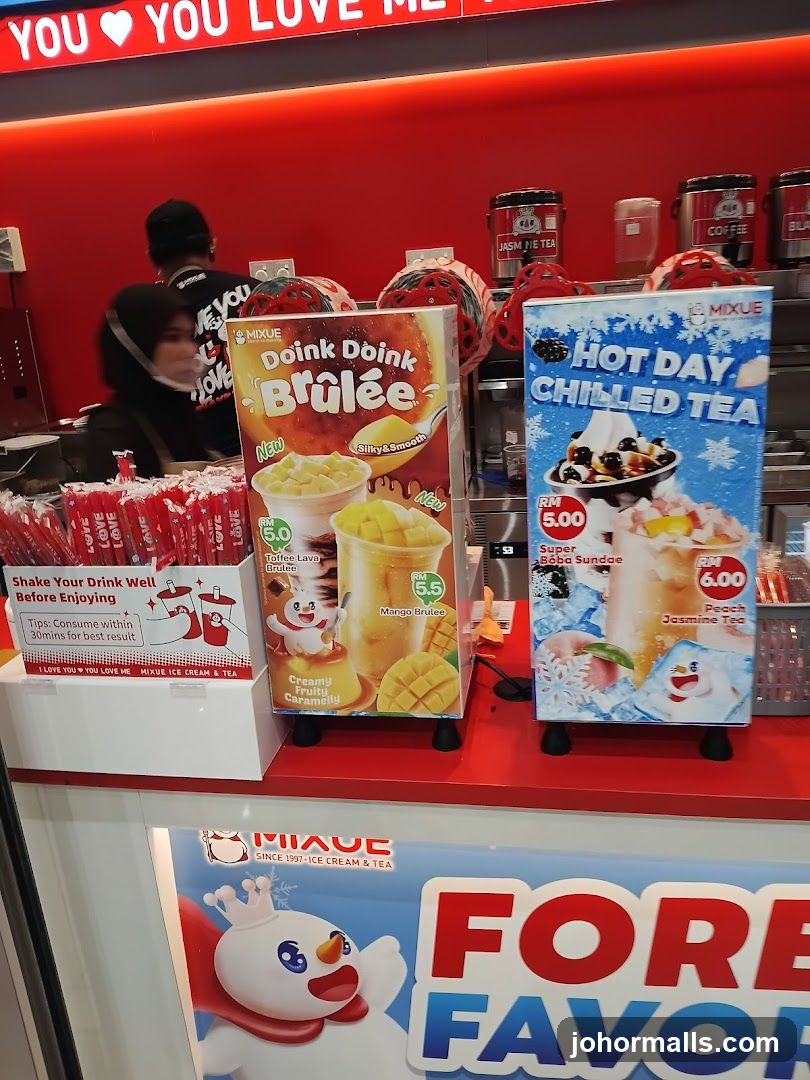 Mixue Drink and Sundae Display