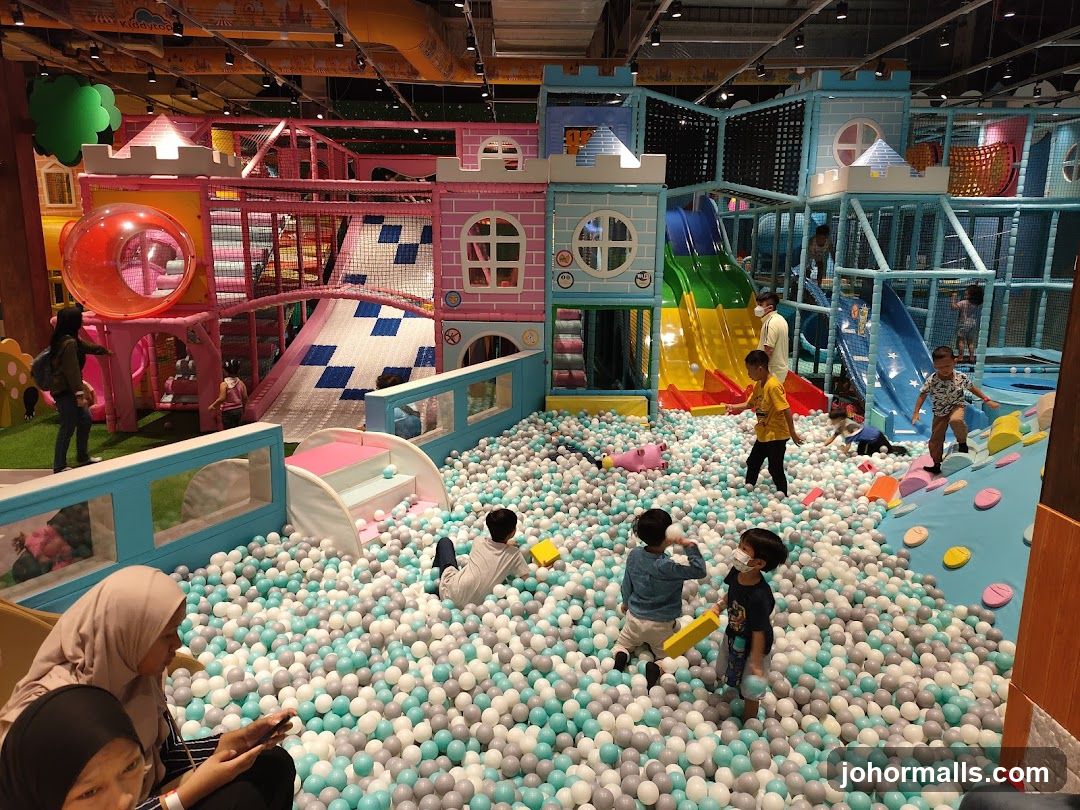 Indoor Playground with Ball Pit