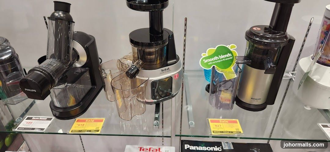 Juicers on Display