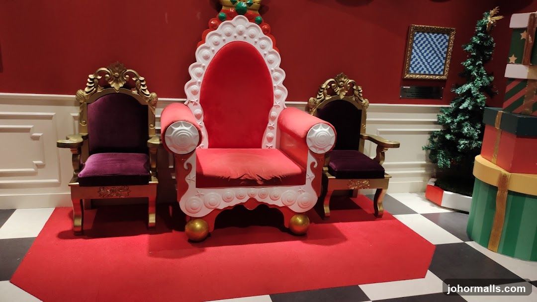Christmas Themed Seating Area