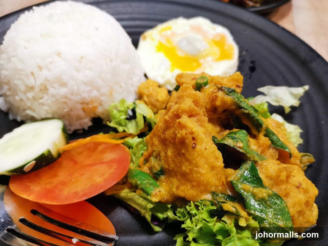 Curry Chicken Rice Plate