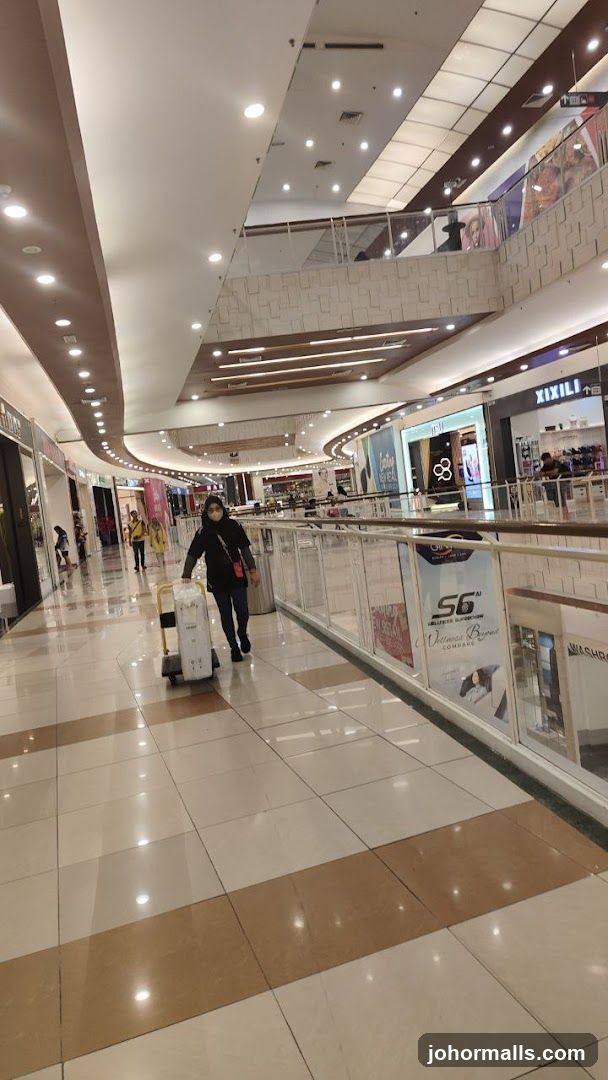 Mall interior with shoppers