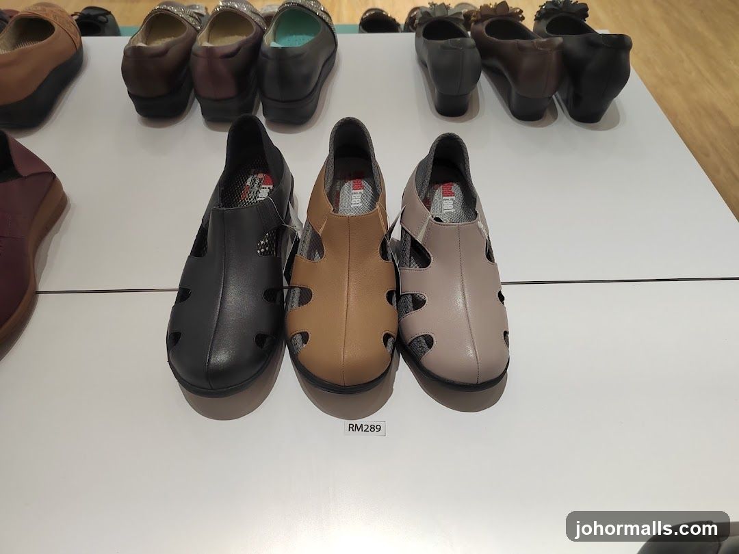 Women's Shoes Display