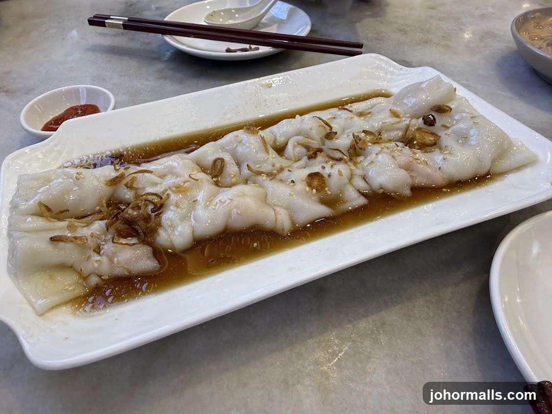 Steamed Rice Rolls with Toppings