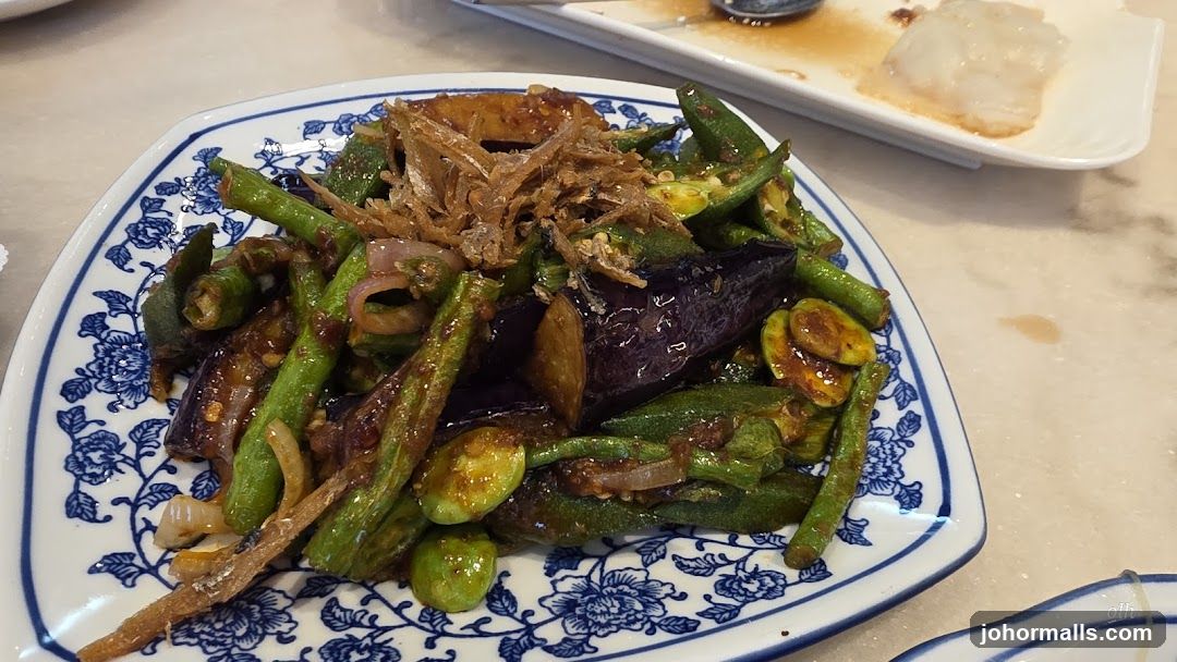 Stir-fried Vegetables with Anchovies