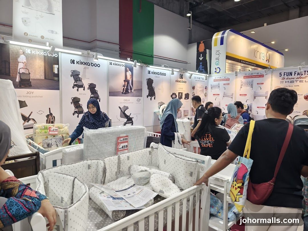 Baby product exhibition booth