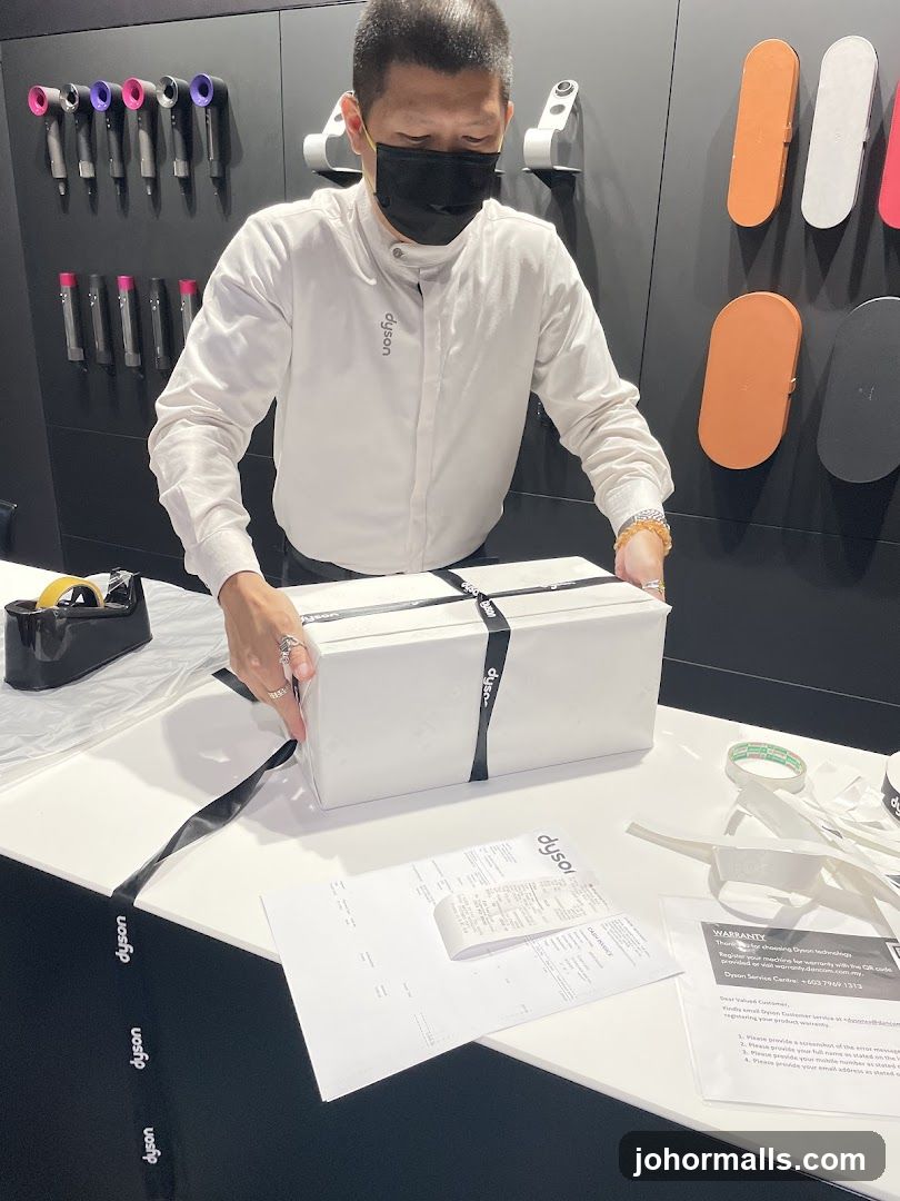 Dyson Staff Packaging Product