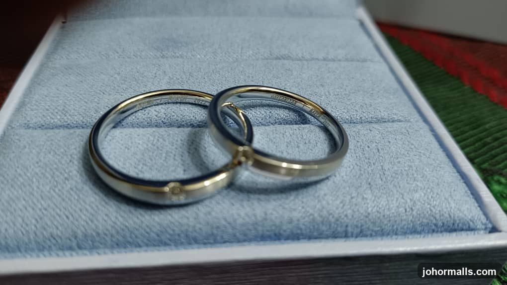 Wedding Rings in Box