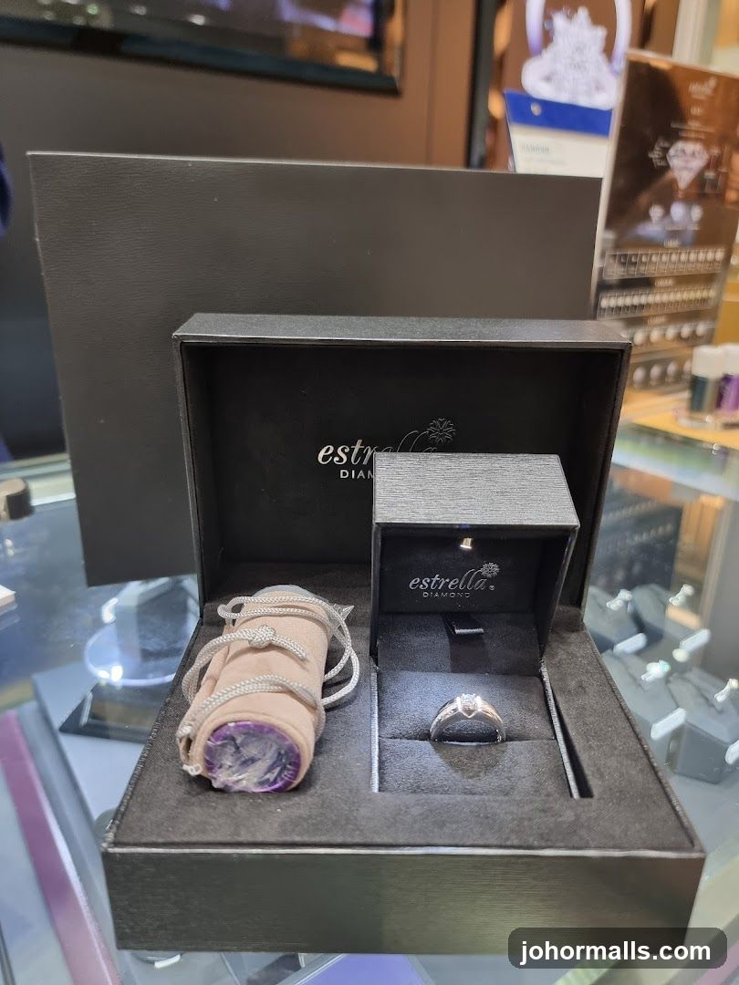 Estrella Diamond Display