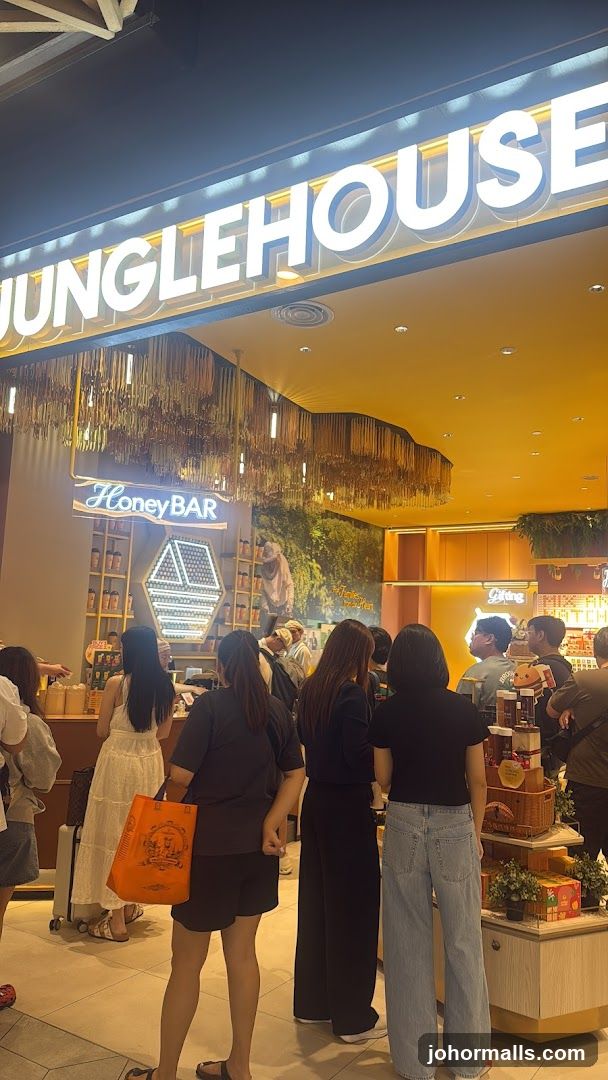 JungleHouse storefront interior view