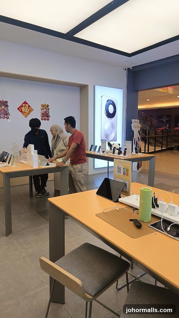 HUAWEI Authorized Experience Store_Aeon Mall Bandar Dato Onn