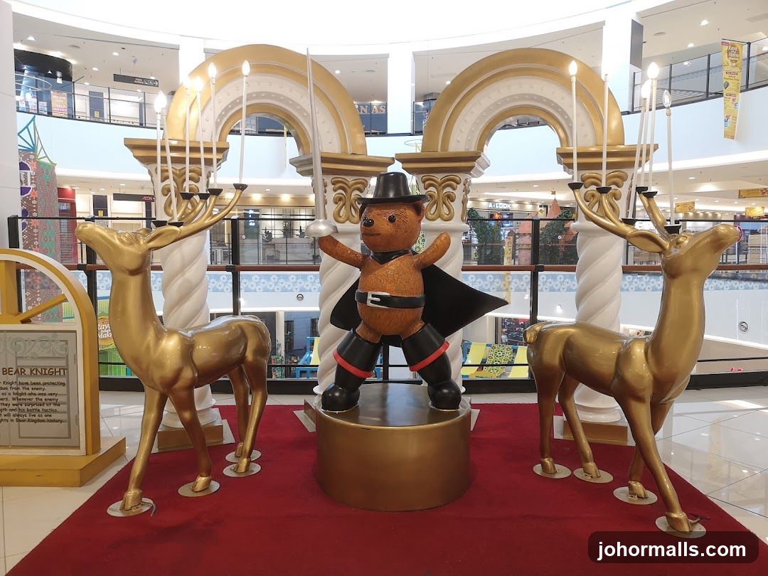 Shopping Mall Interior Display